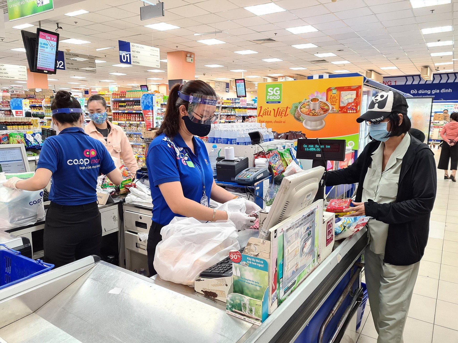 Các siêu thị cam kết sẽ mở khu vực bán hàng phục vụ tiểu thương 
